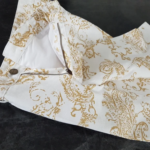 Capirs - Picture 7 of 8